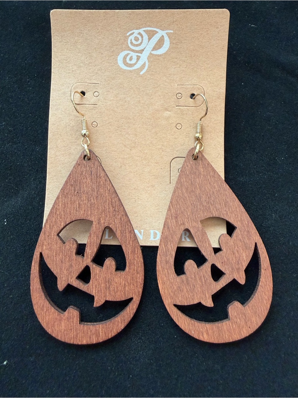 NWT. Plunder Brown Wood Teardrop Halloween Jack-O'-Lantern Earrings